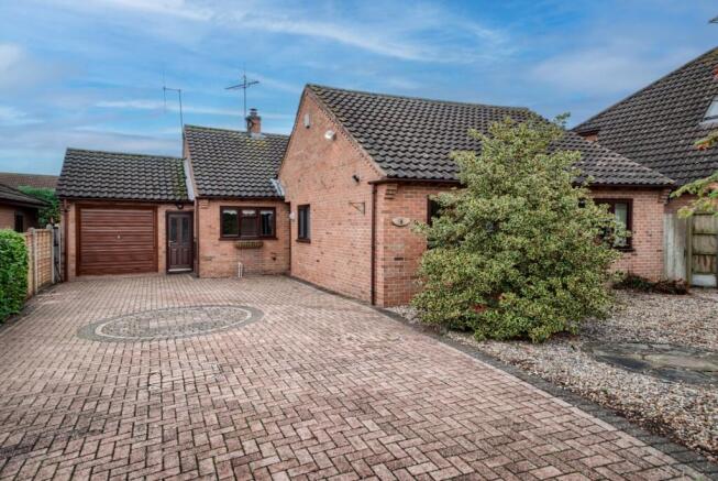 3 bedroom detached bungalow for sale