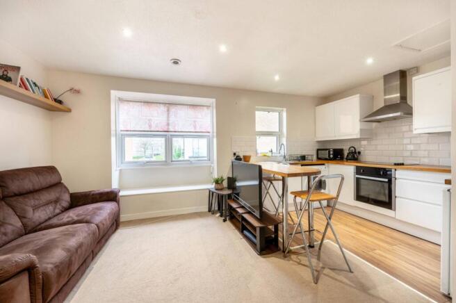 Studio flat for sale