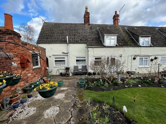 2 bedroom semi-detached house for sale