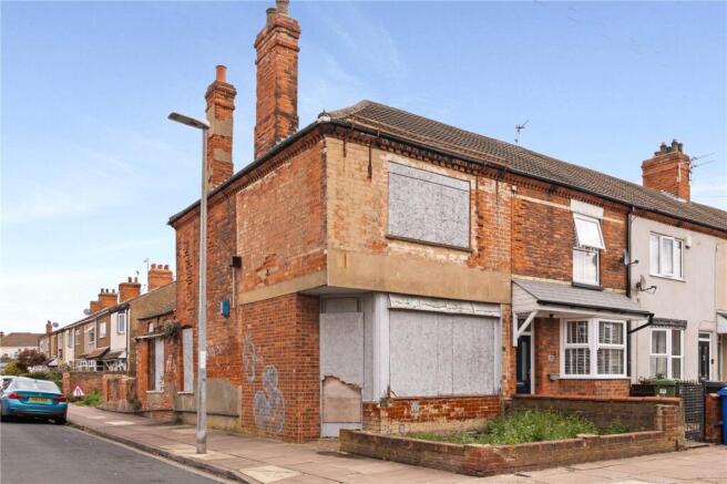 2 bedroom end of terrace house for sale