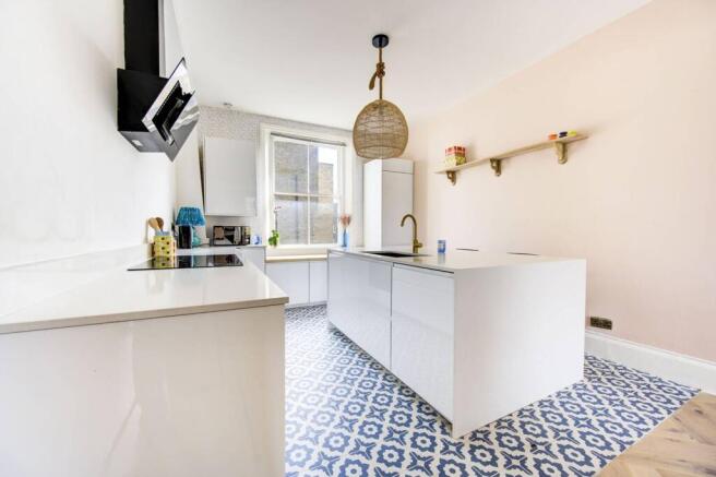 3 bedroom maisonette for sale