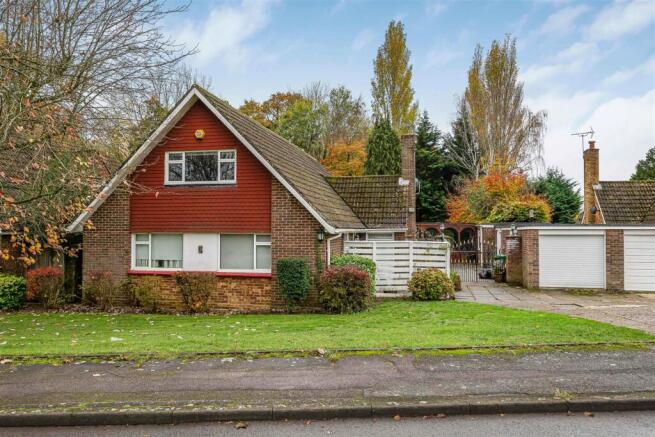 4 bedroom detached bungalow for sale