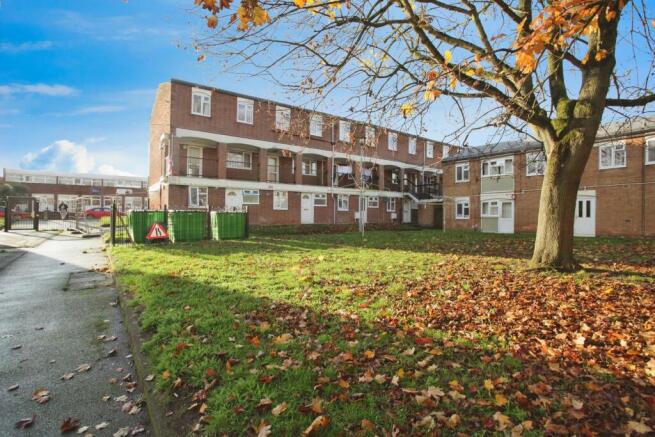 2 bedroom maisonette for sale