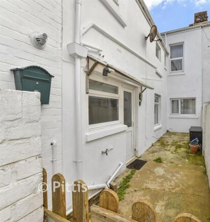 2 bedroom ground floor flat for sale