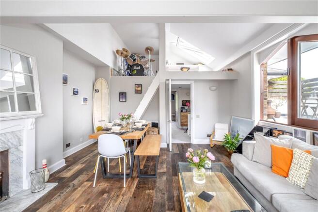 2 bedroom flat for sale