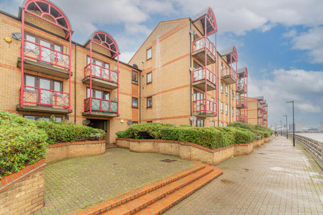 1 bedroom flat for sale