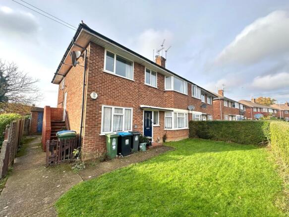 2 bedroom maisonette for sale