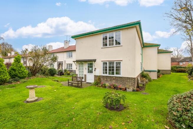 1 bedroom maisonette for sale