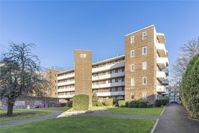 Studio flat for sale