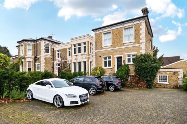 2 bedroom flat for sale