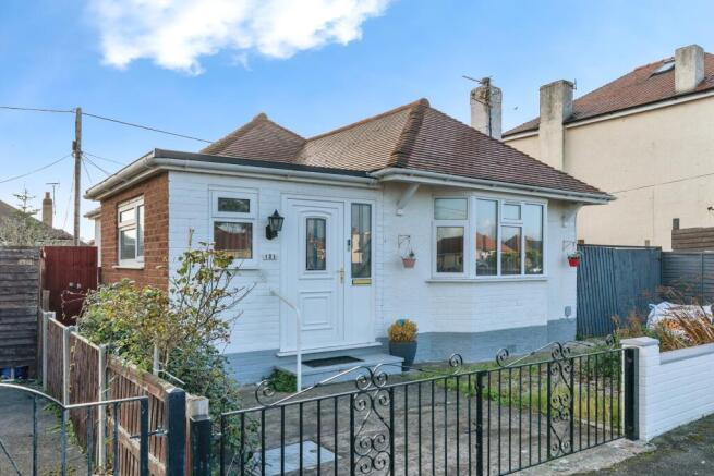 2 bedroom detached bungalow for sale
