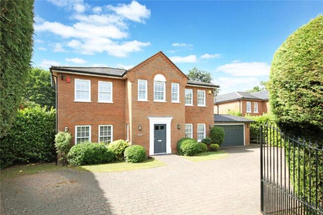 5 bedroom detached house for sale