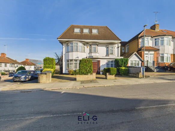 8 bedroom detached house for sale