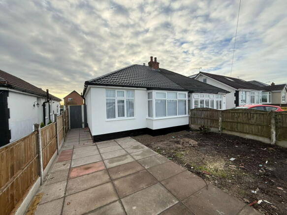 2 bedroom semi-detached bungalow for sale