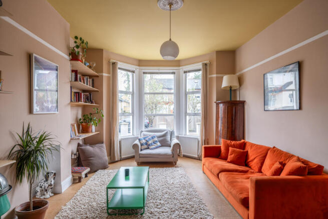 5 bedroom end of terrace house for sale