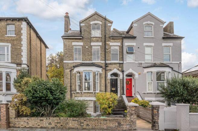 2 bedroom flat for sale