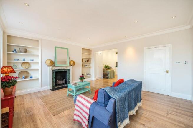 2 bedroom maisonette for sale