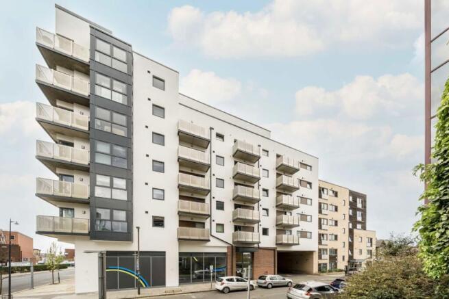 2 bedroom flat for sale