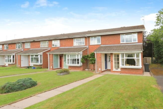 2 bedroom maisonette for sale