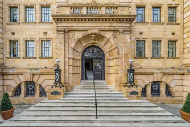 2 bedroom flat for sale