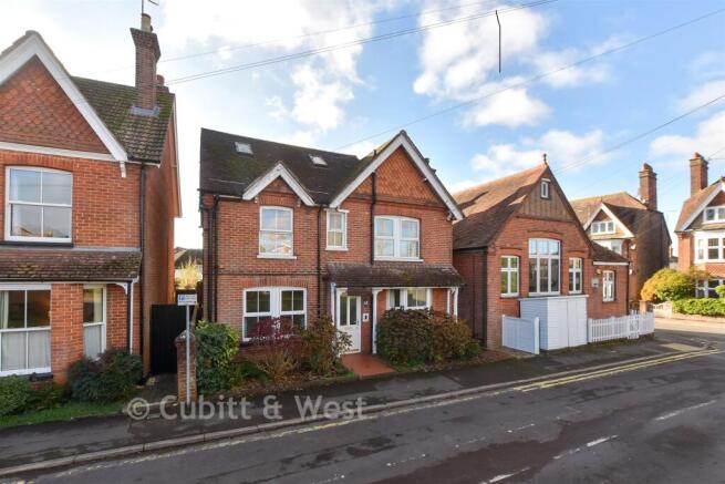 2 bedroom flat for sale