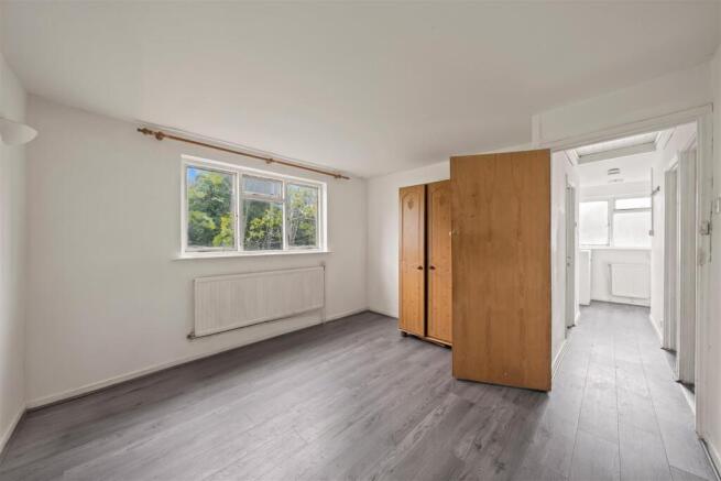 2 bedroom maisonette for sale