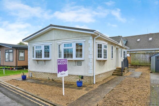 2 bedroom detached bungalow for sale