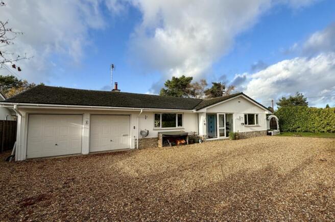 5 bedroom detached bungalow for sale