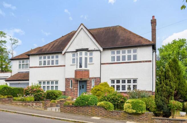 6 bedroom detached house for sale