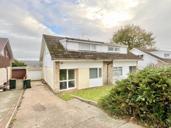 2 bedroom semi-detached house for sale