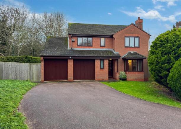 4 bedroom detached house for sale