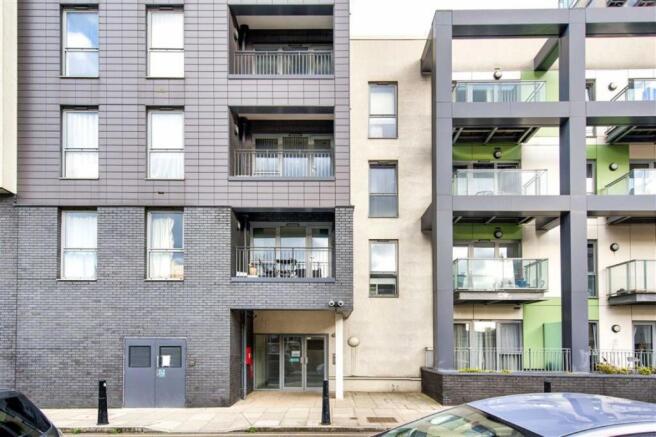 Studio flat for sale