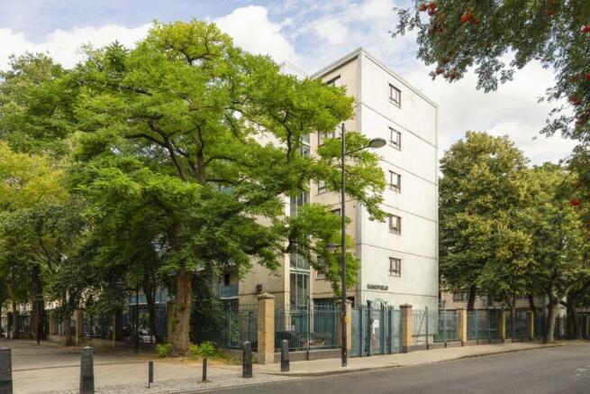 2 bedroom flat for sale