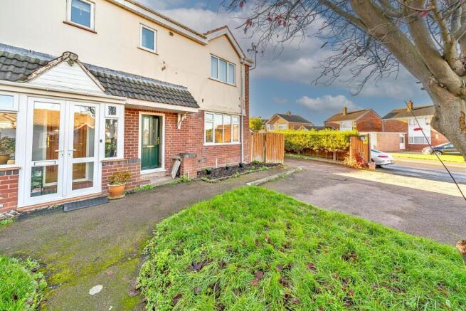 2 bedroom semi-detached house for sale