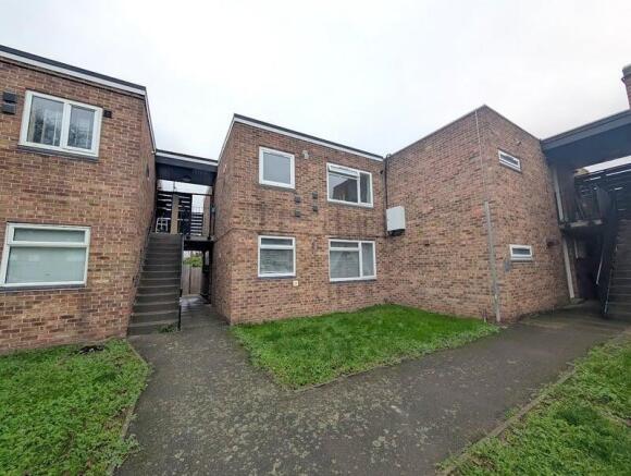 2 bedroom maisonette for sale