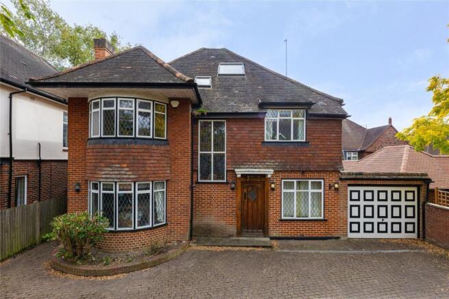 6 bedroom detached house for sale