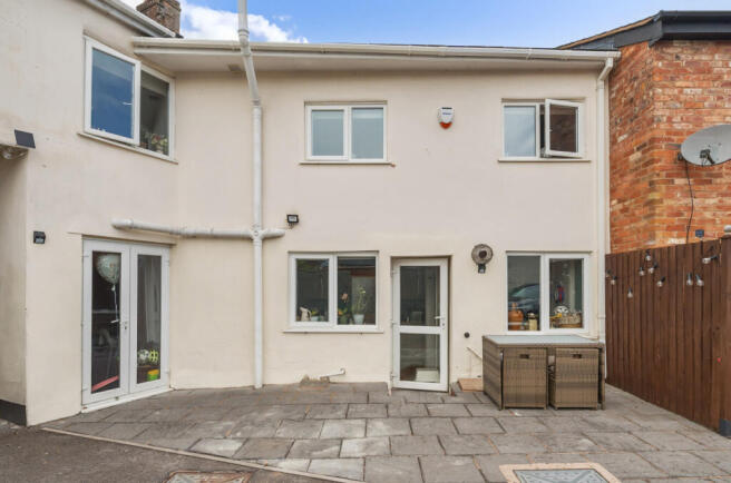 4 bedroom terraced house for sale