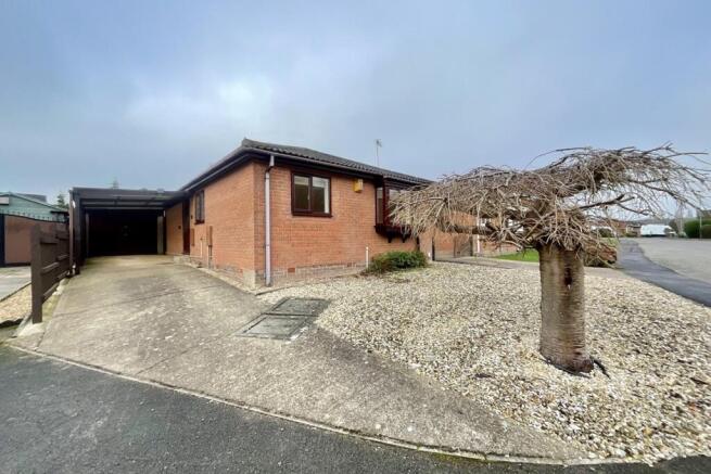 2 bedroom detached bungalow for sale