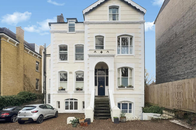 1 bedroom flat for sale