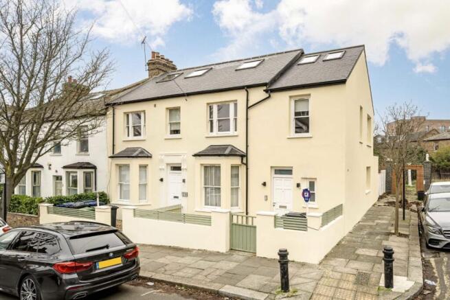 2 bedroom flat for sale