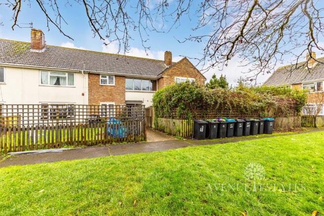 1 bedroom ground floor flat for sale