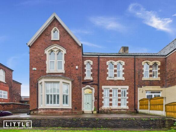 6 bedroom semi-detached house for sale