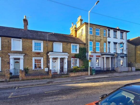 5 bedroom terraced house for sale