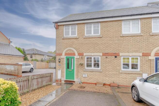 2 bedroom end of terrace house for sale