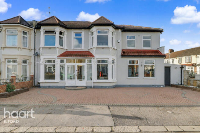 5 bedroom end of terrace house for sale