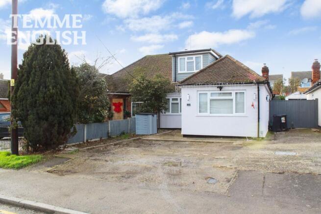 4 bedroom semi-detached bungalow for sale