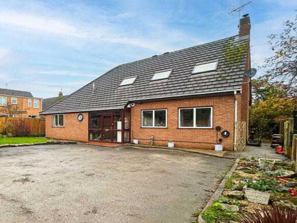 6 bedroom detached house for sale
