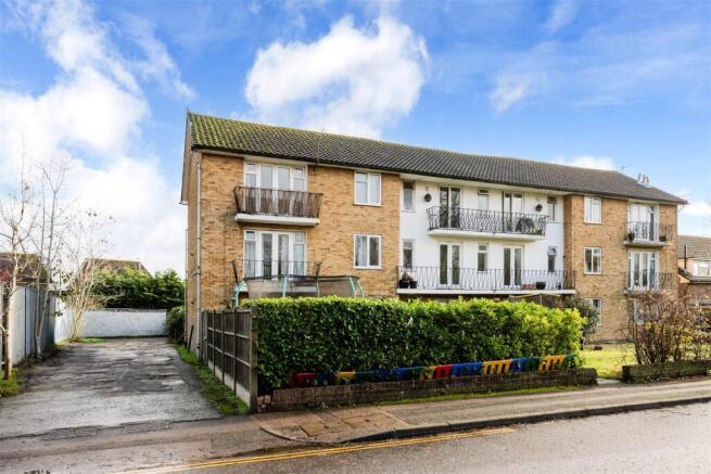 2 bedroom flat for sale