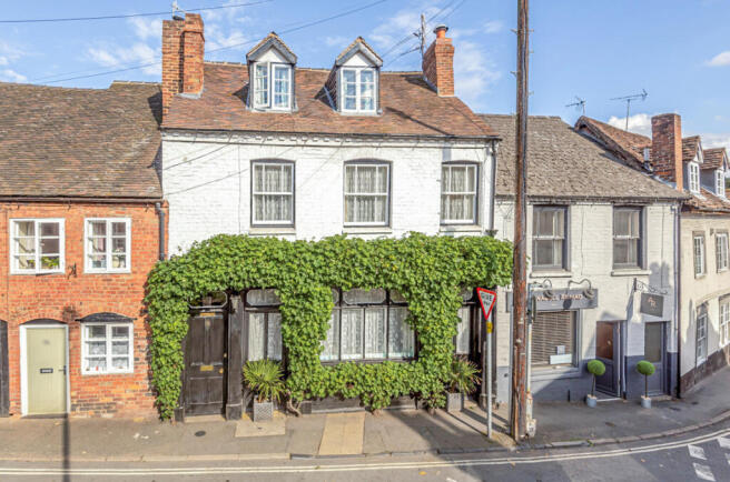 6 bedroom terraced house for sale