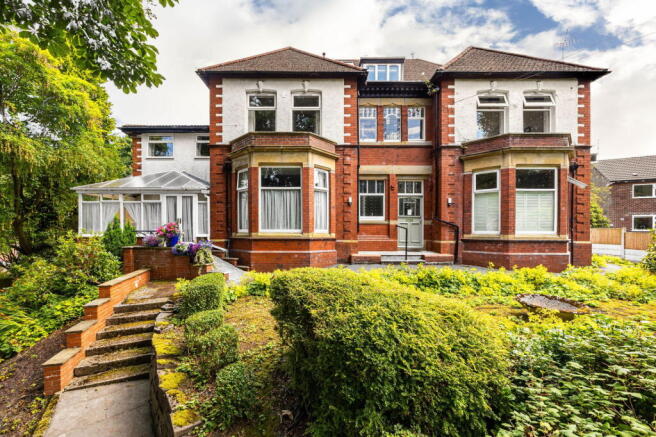 3 bedroom flat for sale